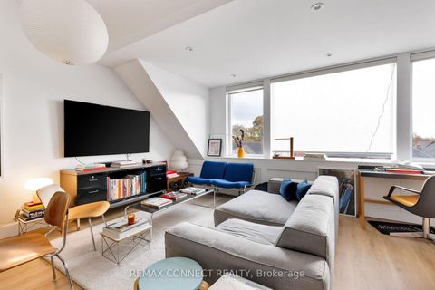 Photo 33 at 16 Rosemount Avenue, Wychwood, Toronto