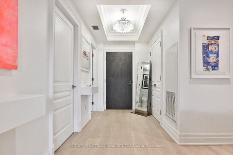 Photo 4 at 401 - 1 Forest Hill Road, Casa Loma, Toronto