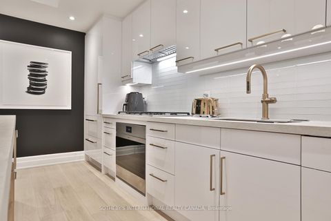 Photo 18 at 401 - 1 Forest Hill Road, Casa Loma, Toronto