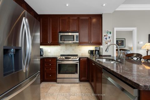 Photo 13 at PH09 - 37 Ellen Street, Lakeshore, Barrie