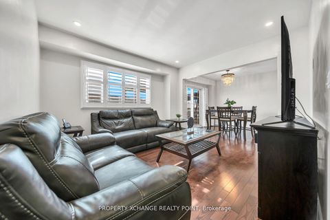 Photo 4 at 12 Waverly Street S, Vanier, Oshawa