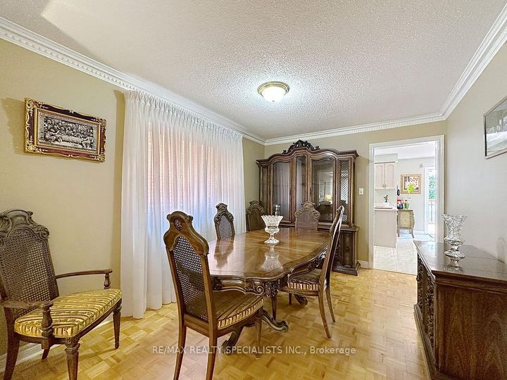 Photo 8 at 9 Siesta Court, Wellington, Brampton