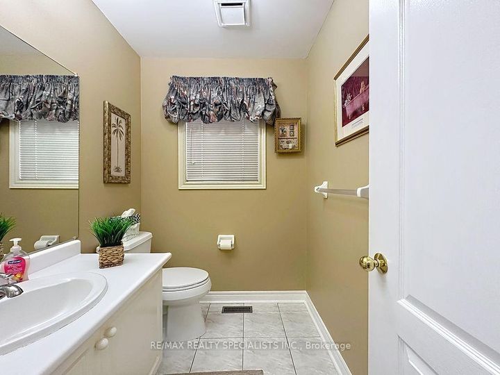 Photo 16 at 9 Siesta Court, Wellington, Brampton