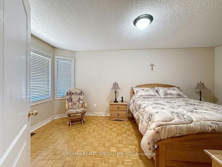 Photo 27 at 9 Siesta Court, Wellington, Brampton