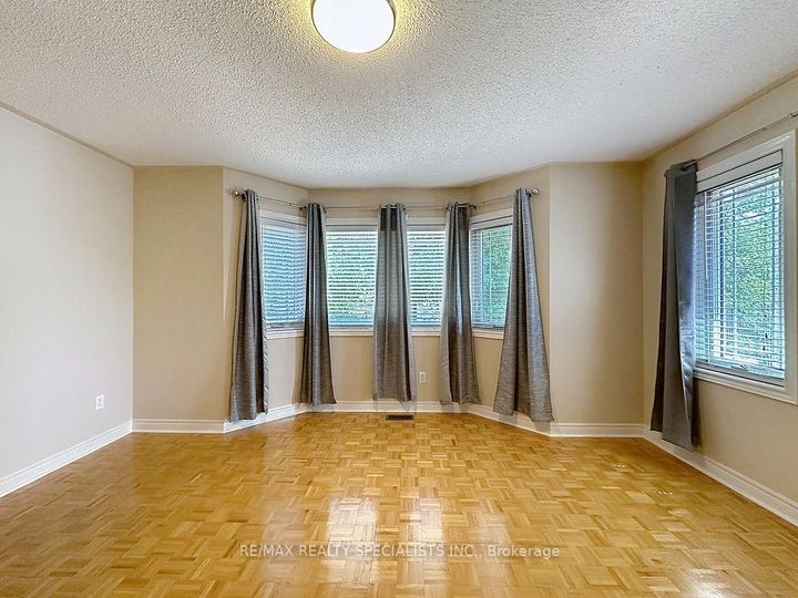 Photo 31 at 9 Siesta Court, Wellington, Brampton