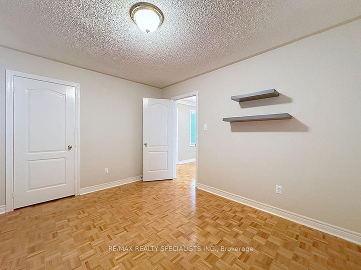 Photo 32 at 9 Siesta Court, Wellington, Brampton