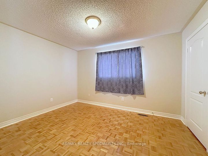 Photo 33 at 9 Siesta Court, Wellington, Brampton