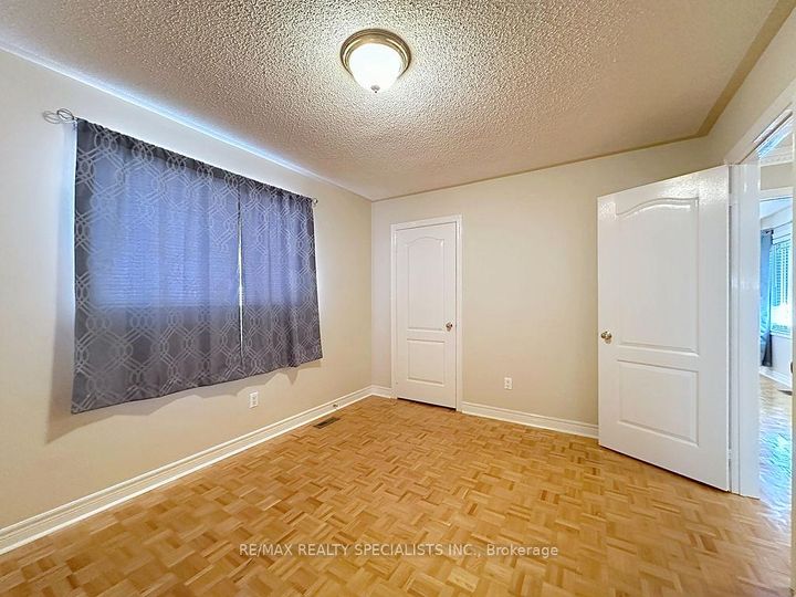 Photo 34 at 9 Siesta Court, Wellington, Brampton