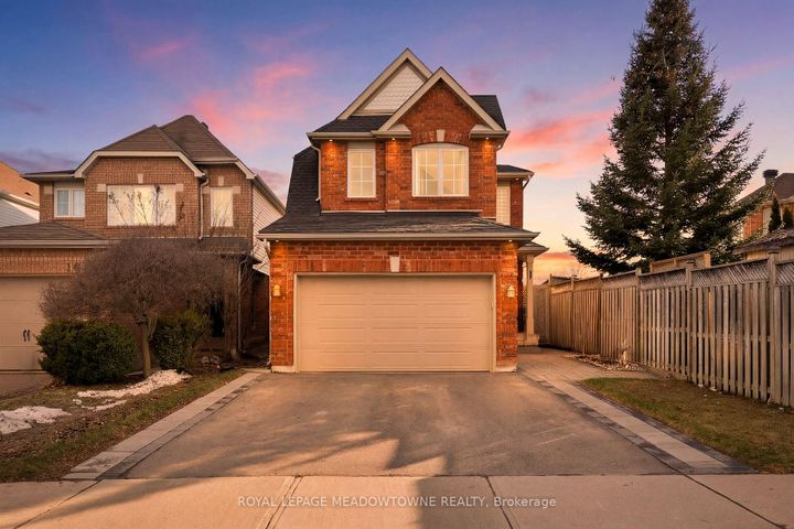 Photo 2 at 163 Eaton Street, Georgetown, Halton Hills