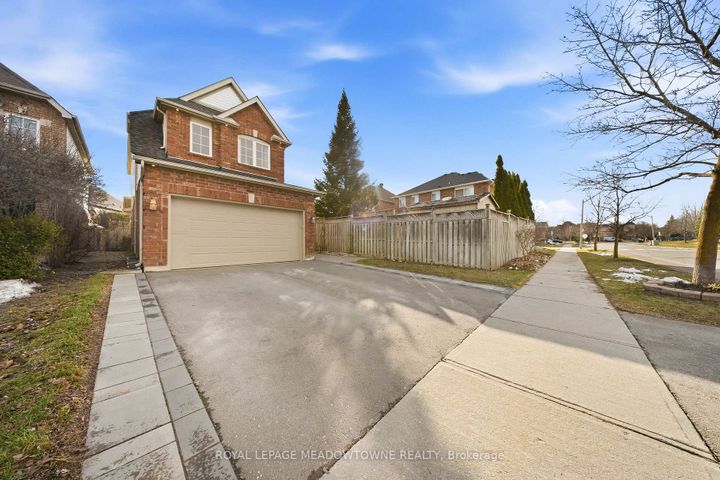 Photo 5 at 163 Eaton Street, Georgetown, Halton Hills