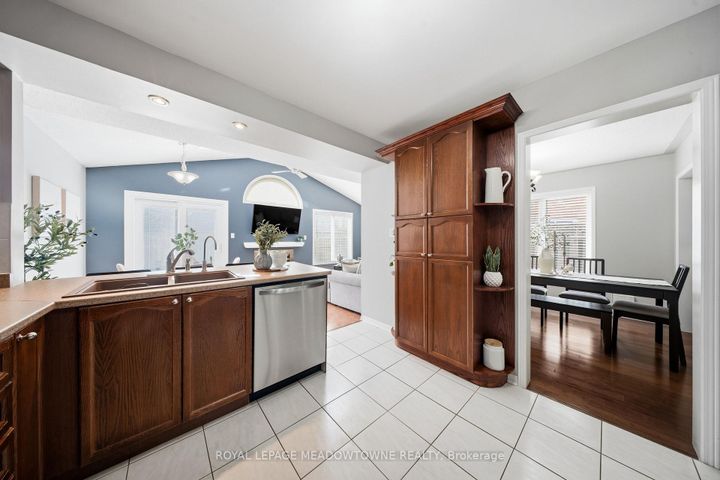 Photo 13 at 163 Eaton Street, Georgetown, Halton Hills