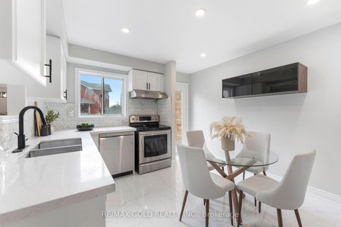 Photo 11 at 912 Delgado Drive, East Credit, Mississauga