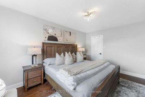 Photo 14 at 912 Delgado Drive, East Credit, Mississauga