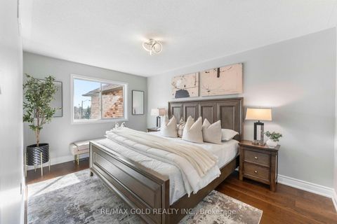 Photo 15 at 912 Delgado Drive, East Credit, Mississauga