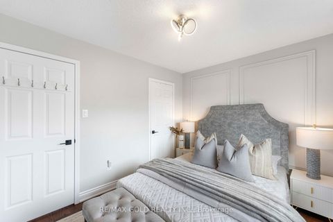 Photo 18 at 912 Delgado Drive, East Credit, Mississauga