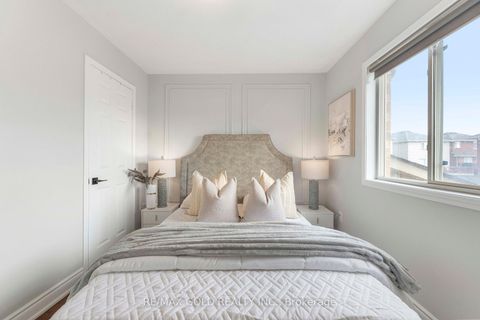 Photo 19 at 912 Delgado Drive, East Credit, Mississauga