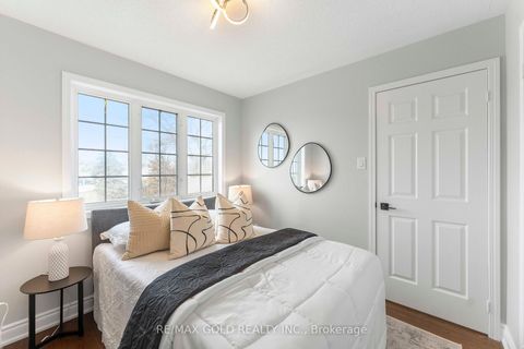 Photo 21 at 912 Delgado Drive, East Credit, Mississauga