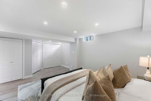 Photo 31 at 912 Delgado Drive, East Credit, Mississauga