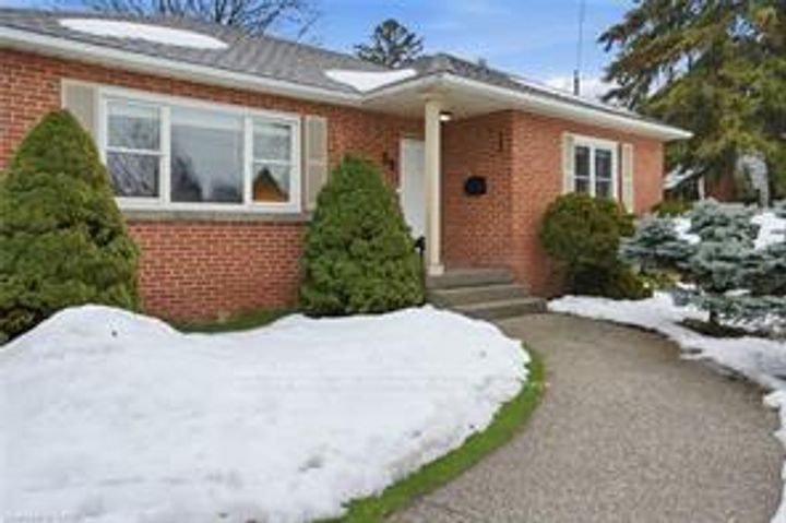 Photo 4 at 59 Oakley Crescent, Ancaster, Hamilton