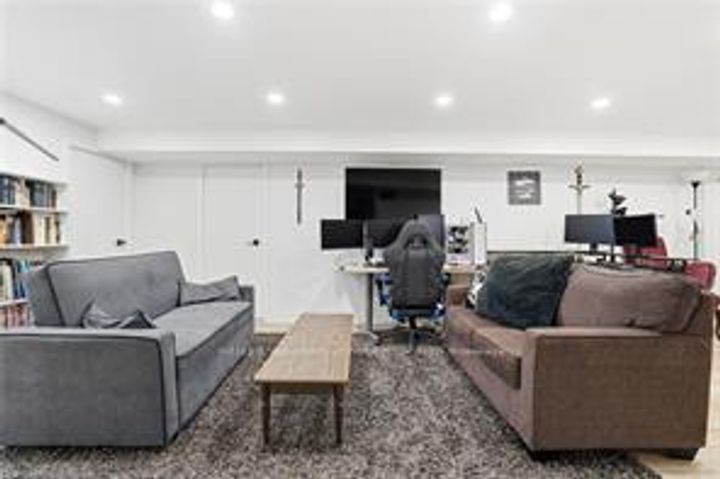 Photo 25 at 59 Oakley Crescent, Ancaster, Hamilton