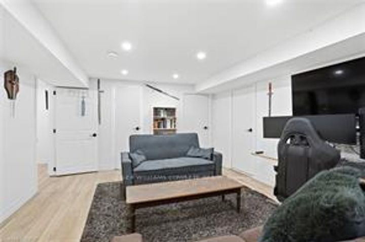 Photo 27 at 59 Oakley Crescent, Ancaster, Hamilton