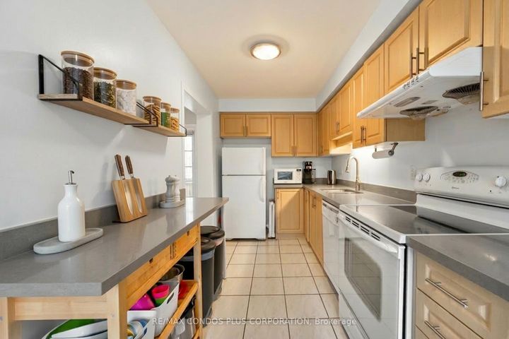 Photo 4 at 62 - 2945 Thomas Street, Central Erin Mills, Mississauga