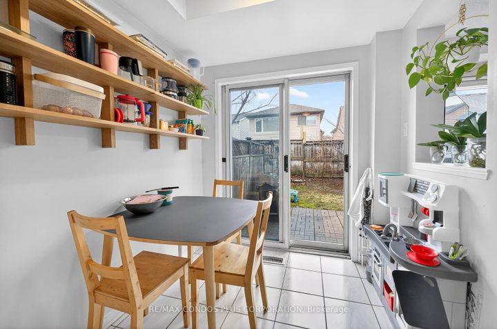 Photo 10 at 62 - 2945 Thomas Street, Central Erin Mills, Mississauga