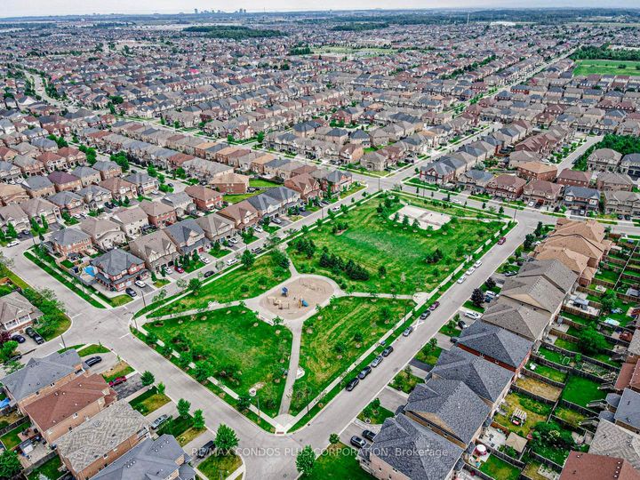 Photo 29 at 62 - 2945 Thomas Street, Central Erin Mills, Mississauga