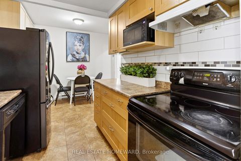 Photo 9 at 22 - 350 Camelot Court, Eastdale, Oshawa