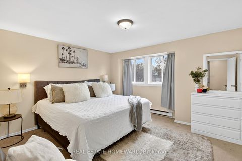 Photo 15 at 22 - 350 Camelot Court, Eastdale, Oshawa