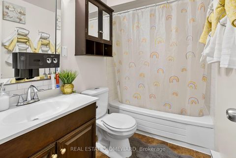 Photo 17 at 22 - 350 Camelot Court, Eastdale, Oshawa