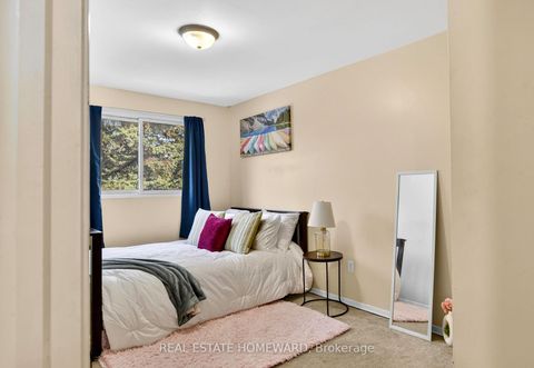 Photo 18 at 22 - 350 Camelot Court, Eastdale, Oshawa