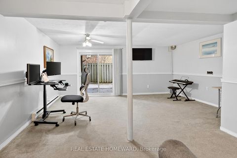 Photo 22 at 22 - 350 Camelot Court, Eastdale, Oshawa