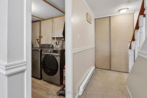 Photo 24 at 22 - 350 Camelot Court, Eastdale, Oshawa