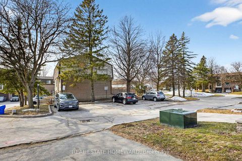 Photo 28 at 22 - 350 Camelot Court, Eastdale, Oshawa