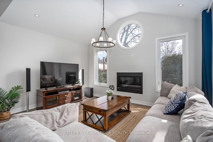 Photo 16 at 3270 Spruce Avenue, Roseland, Burlington