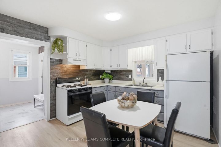 Photo 4 at 7 West 1st Street, Bonnington, Hamilton