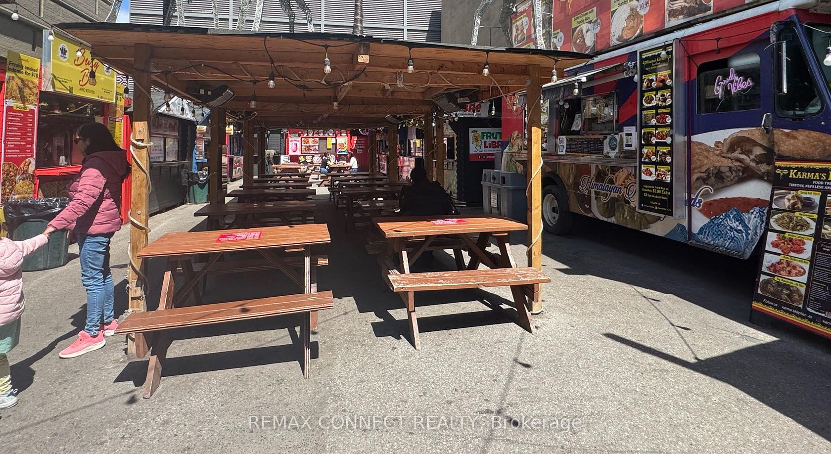 335 Yonge Street, Yonge Corridor, Toronto photo number 2