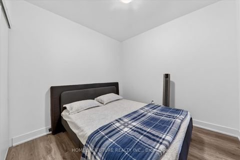 Photo 14 at 1402 - 2545 Simcoe Street N, Windfields, Oshawa