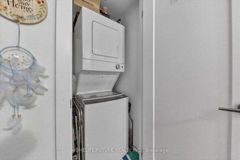 Photo 17 at 1402 - 2545 Simcoe Street N, Windfields, Oshawa