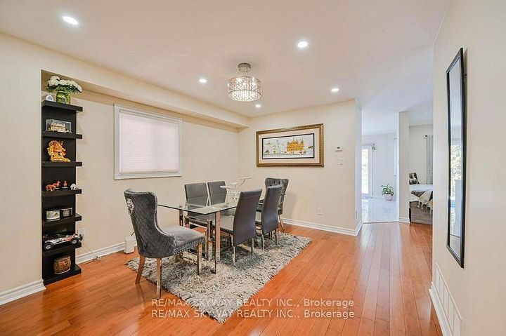 Photo 10 at 117 Richvale Drive S, Heart Lake East, Brampton