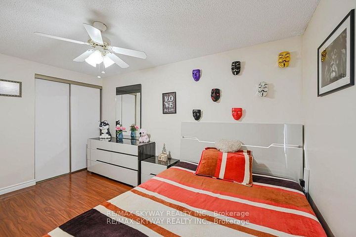 Photo 28 at 117 Richvale Drive S, Heart Lake East, Brampton