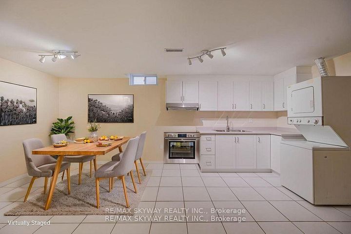 Photo 37 at 117 Richvale Drive S, Heart Lake East, Brampton