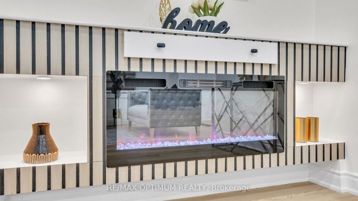 Photo 11 at 9 Ridgefield Court, Vales of Castlemore, Brampton