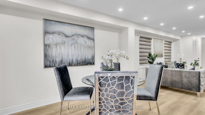 Photo 13 at 9 Ridgefield Court, Vales of Castlemore, Brampton