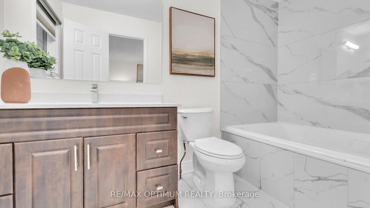 Photo 27 at 9 Ridgefield Court, Vales of Castlemore, Brampton