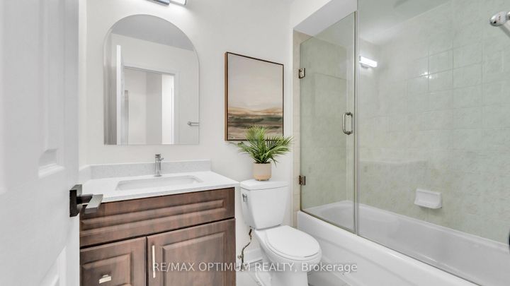 Photo 31 at 9 Ridgefield Court, Vales of Castlemore, Brampton