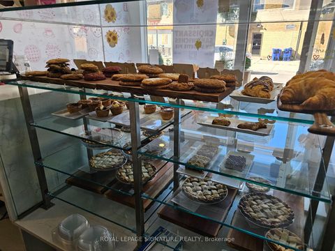 Photo 2 at 1639 Bayview Avenue, Leaside, Toronto