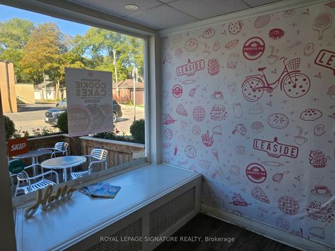 Photo 3 at 1639 Bayview Avenue, Leaside, Toronto