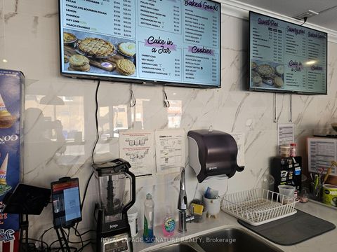 Photo 8 at 1639 Bayview Avenue, Leaside, Toronto